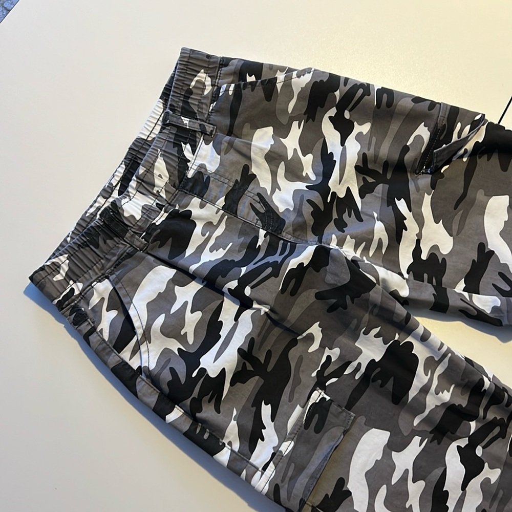 Junior women’s camp jeans